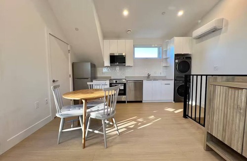 Riley Park House | New 2 bedroom freestanding laneway house with AC near QE park and Main street
