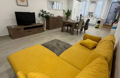 Cacilhas Apartment | New and cozy apartment in Almada