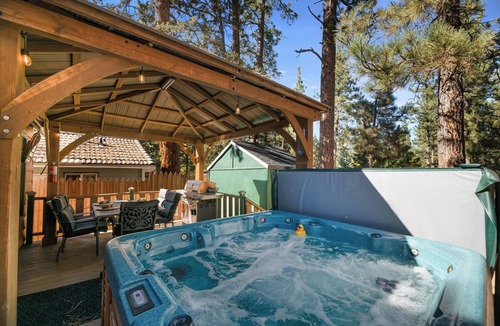 Big Bear City Cabin | New: Big Bear Mountain Retreat w/Hot Tub