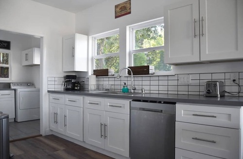 Almonte House | NEW Colorful + Spacious 3BD/2BA Home in the ❤️of Mill Valley - Fully remodeled