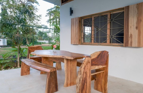 Puerto Viejo de Talamanca House | NEW Construction! AC Fiber Private Pool Walk to Beach! Palma Rosa
