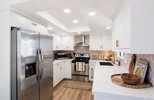 Palm Springs Condo | NEW Desert Escape: Patio Bar, Pool View, 3 King Beds