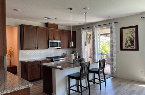 Lincoln House | New Home 5-min to Casino + Putting Green & Rose Garden 4 Bedrooms 3 Bathrooms