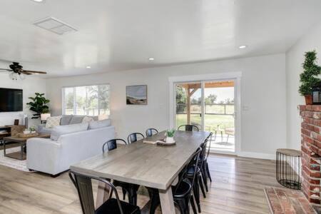 Loomis House | New Listing Country Property Pet Friendly W&D