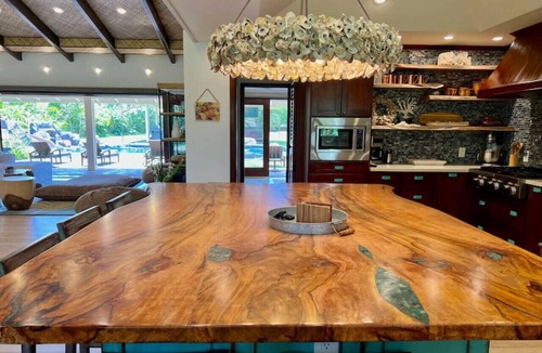 Mokuleia Villa | New Listing Tropical 7 bedroom Villa with Pool/AC
