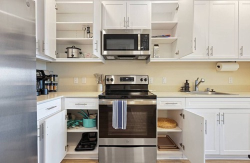 North Park Apartment | NEW LUX Modern Retreat Views Parking Workspaces