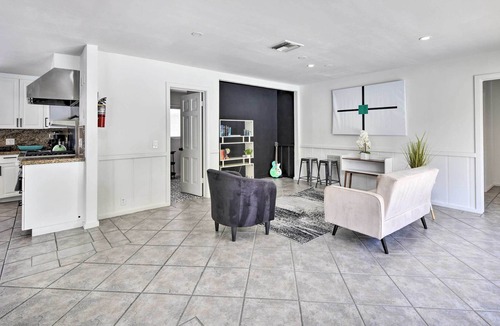 Deepwell Estates House | NEW! Luxe Palm Springs Smart Home w/ Putting Green