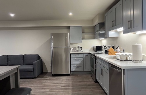 Oakland Condo | New Luxury 2-Bedroom Apt Near Lake Merritt with AC