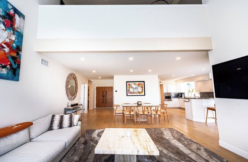 Western Malibu House | NEW! Ocean View Malibu Modern Home w/Mini Golf & Spa