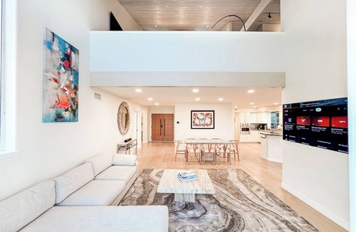 Western Malibu House | NEW! Ocean View Malibu Modern Home w/Mini Golf & Spa