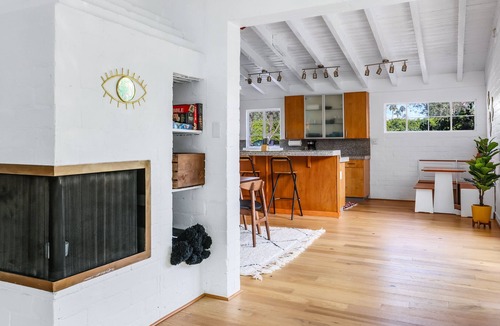 Sunrise Vista Chino House | NEW: Palm Springs Oasis w. Saltw. Pool, Spa, Views, Close to Downtown, Sleeps 8