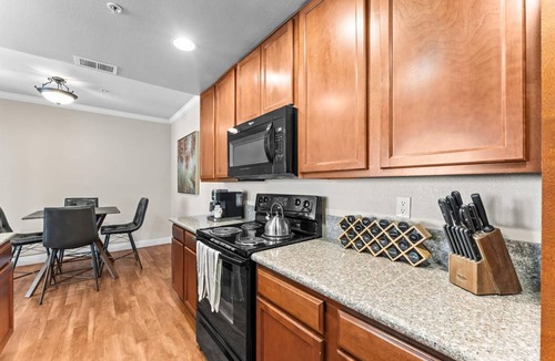 Reno/Tahoe Airport Apartment | New Stylish 1BR Apt With Heated Pool Gym Yoga Studio
