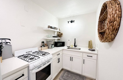 Salida Apartment | New & updated 2-bedroom 1 bathroom apt. Near Modesto 1mile from HWY 99