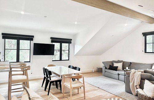 Cielito Apartment | Newly built designer guesthouse nestled in Santa Barbara’s Sycamore Canyon.