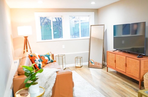 Longfellow House | Newly Remodeled cozy 1 bedroom unit close to Public transportation , BART, & SF