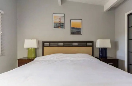 East San Mateo House | Newly Remodeled Modern Furnished SFH in Bay Area