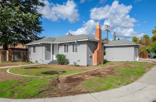 Fresno House | Newly Renovated 3Bed on Corner-lot EasyA to US99