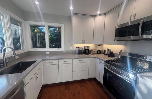 Napili House | Newly Renovated Oceanfront 3 BR, 3.5 Bath Estate with Pool, Spa, A/C and Turtles