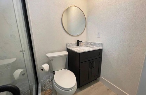 Salida Apartment | Newly renovated studio apartment 1 mile to HWY 99