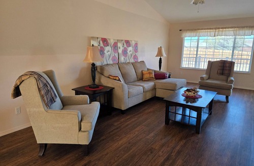 Spanish Springs House | Nice 3-bedroom + office, 3 bath, LG 3 car garage, house in Spanish Springs, NV