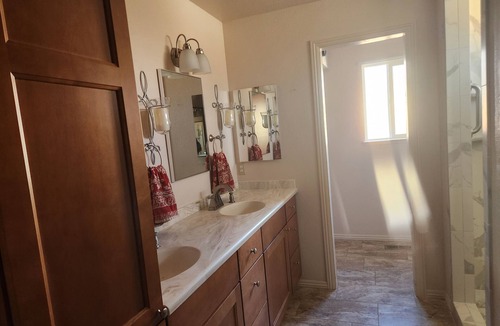 Spanish Springs House | Nice 3-bedroom + office, 3 bath, LG 3 car garage, house in Spanish Springs, NV