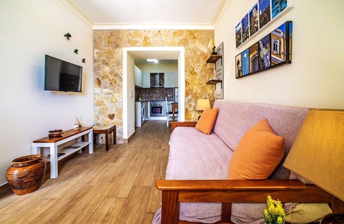 Cerro do Ouro House | Nice apartment in villa for 3 guests with WIFI, A/C, pool, TV and terrace