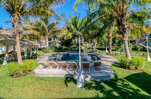 Coco Apartment | Nice apartment w/ a shared pool & pool spa in Playa del Coco