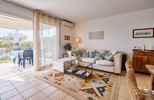 Porches House | Nice holiday house with pool and sea view