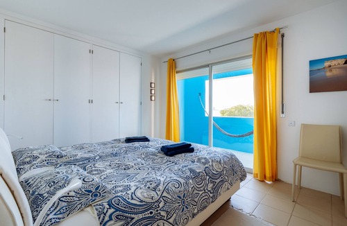 Porches House | Nice holiday house with pool and sea view