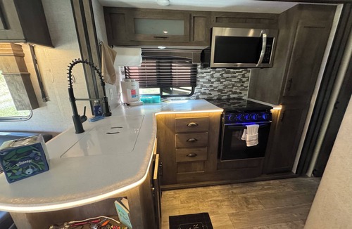 Squaw Valley House | Nice RV in the foothills just below Sequoia/Kings Canyon National Parks.