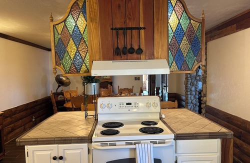 Three Rivers Cabin | No Cleaning Fee ~ Awesome Views~8Beds~Near Restaurants & Sequoia Park