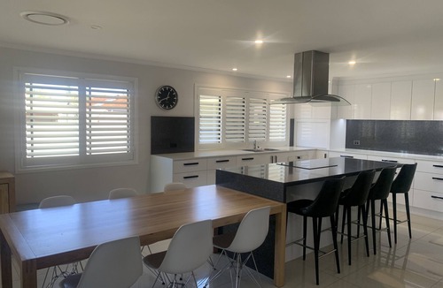Mermaid Waters House | No Longer Taking booking.