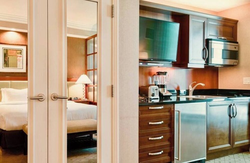 Las Vegas Condo | No Resort Fee | Strip Views, Pools & Parking