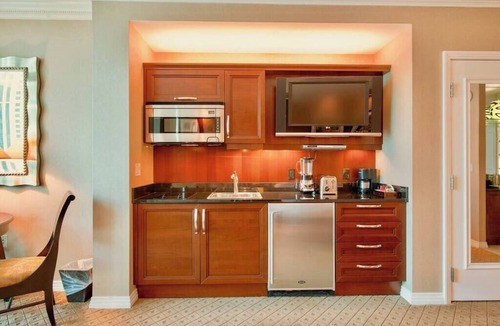 Las Vegas Condo | No Resort Fee | Strip Views, Pools & Parking