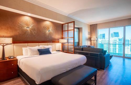 Las Vegas House | No Resort Fee Strip View Balcony+Free Valet+ Pool