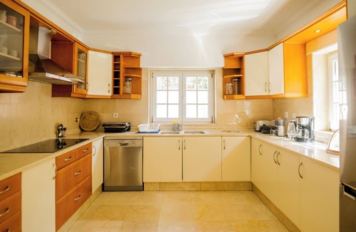 Cascais Villa | Noble Beach Villa With Private Garden and Pool