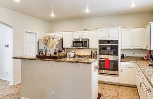 North Las Vegas House | North Las Vegas Home w/Hot Tub - 14 Mi to Strip!