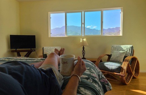 Waialua House | North Shore Tropical Studio with breathtaking mountain views!