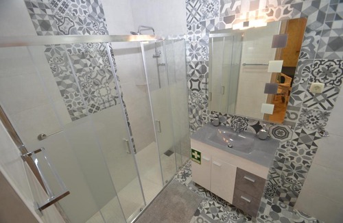 Setubal House | O Cantinho Guesthouse com Terraço e Vistas em Quinta do Anjo
