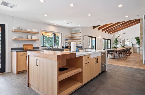 Templeton House | Oak & Vine Vineyard House | Sleeps 21 | Views