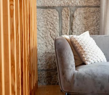 Nelas Hotel | Oakstone Hills