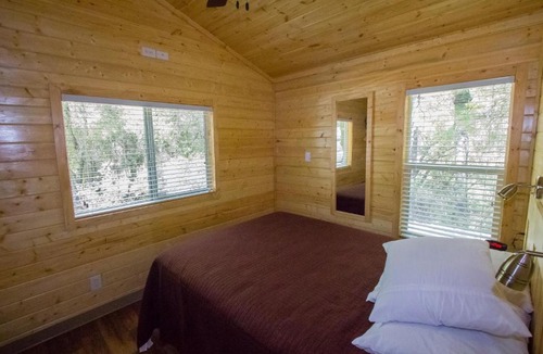 Descanso Resort | Oakzanita Springs Camping Resort Cottage 3