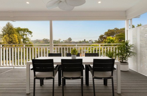 Rye House | Observation Villa Rye - Family Luxury with Pool
