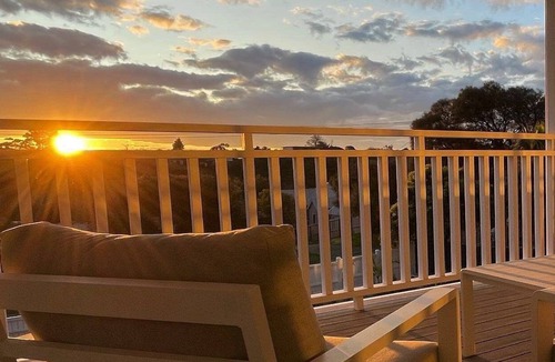 Rye House | Observation Villa Rye - Family Luxury with Pool