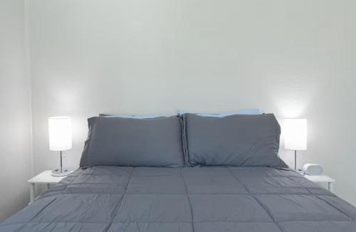 Visalia House | Ocean Breeze Pet-Friendly Sequoia Home