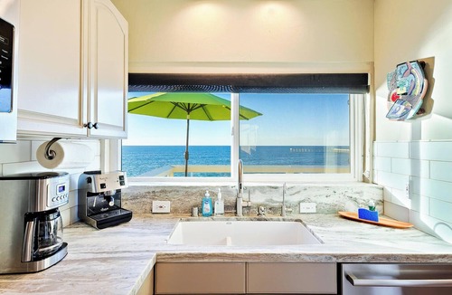 Ocean Beach House | Ocean Front, Amazing Reviews, Best 2BR in San Diego!
