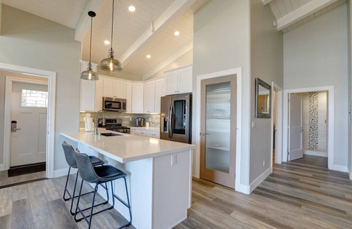 Morro Bay Condo | Ocean Front, Morro Rock Views 2Bdrm Condo at Salty Sister