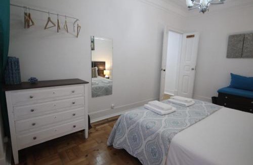 Santo Antonio House | Ocean M1 R4 - Large Double Room with shared Bathroom in City Center