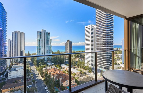 Broadbeach Apartment | Ocean View Apartment in Central Broadbeach