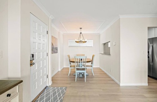 East Mesa Condo | Ocean-view condo in Santa Barbara steps to beach with pool & balcony